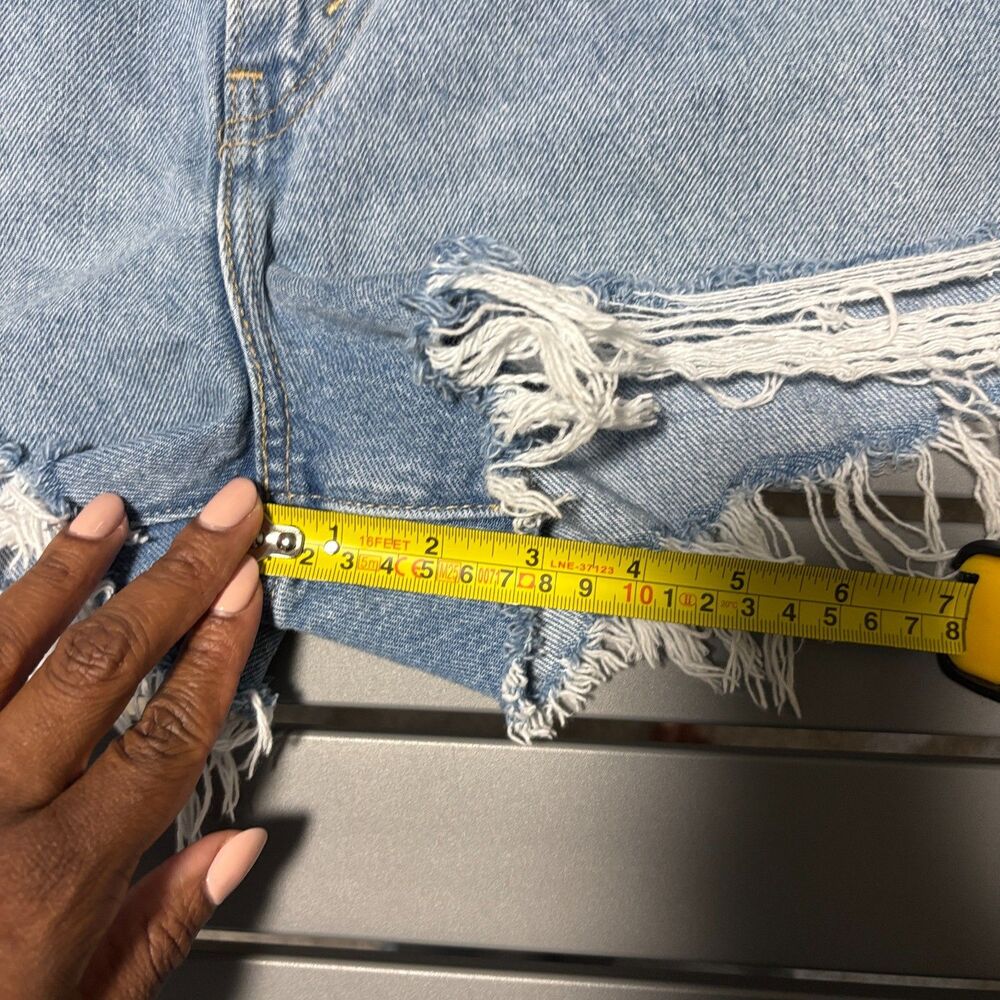 Levi's Silver Tab Jean shorts Womens Size 29 Cut Off Summer - Picture 9 of 10
